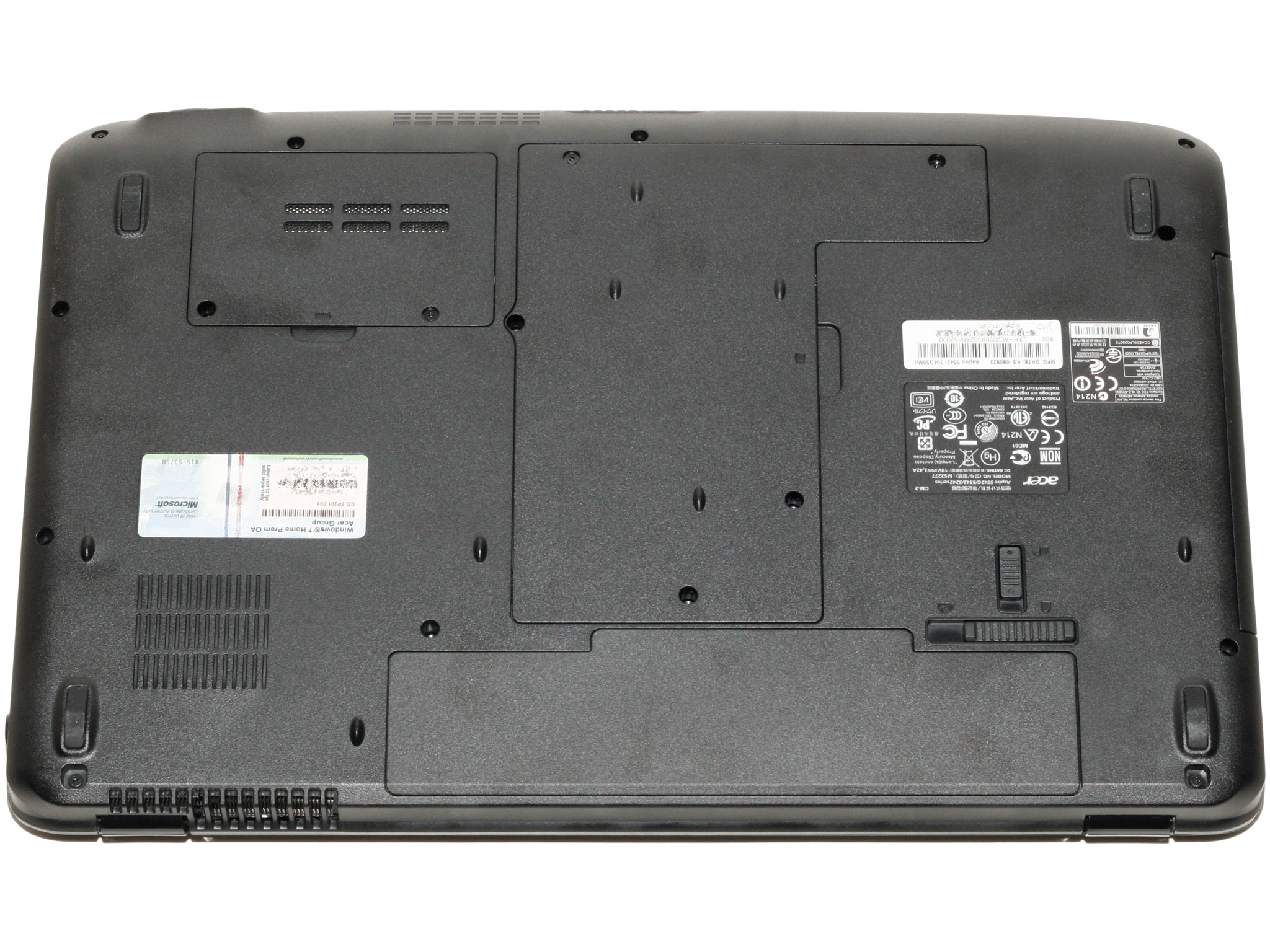 acer-5542-09-bottom.jpg