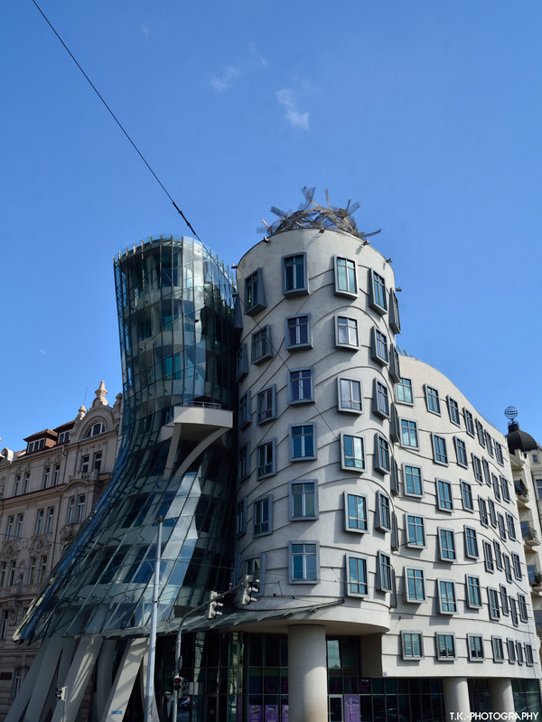 dancing_house_by_tomaskuzel-d65wnd2.jpg
