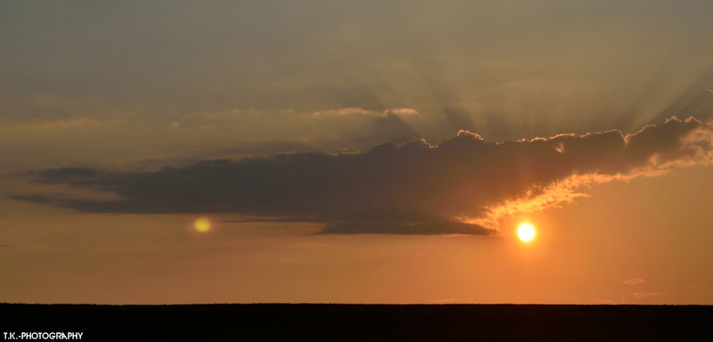 sun_set_22_4_2013_by_tomaskuzel-d62n5v3.jpg